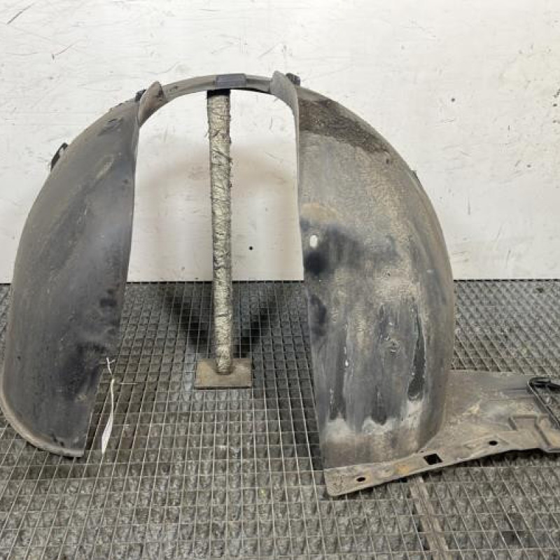 Pare boue avant gauche PEUGEOT 207 Photo n°1