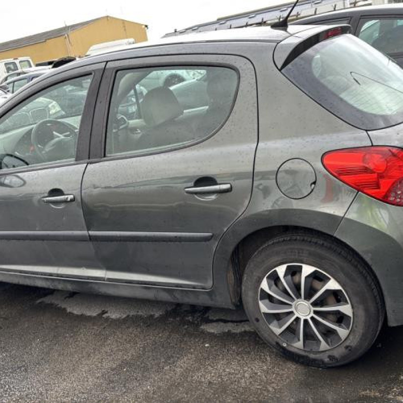 Attache ceinture avant gauche PEUGEOT 207 Photo n°9