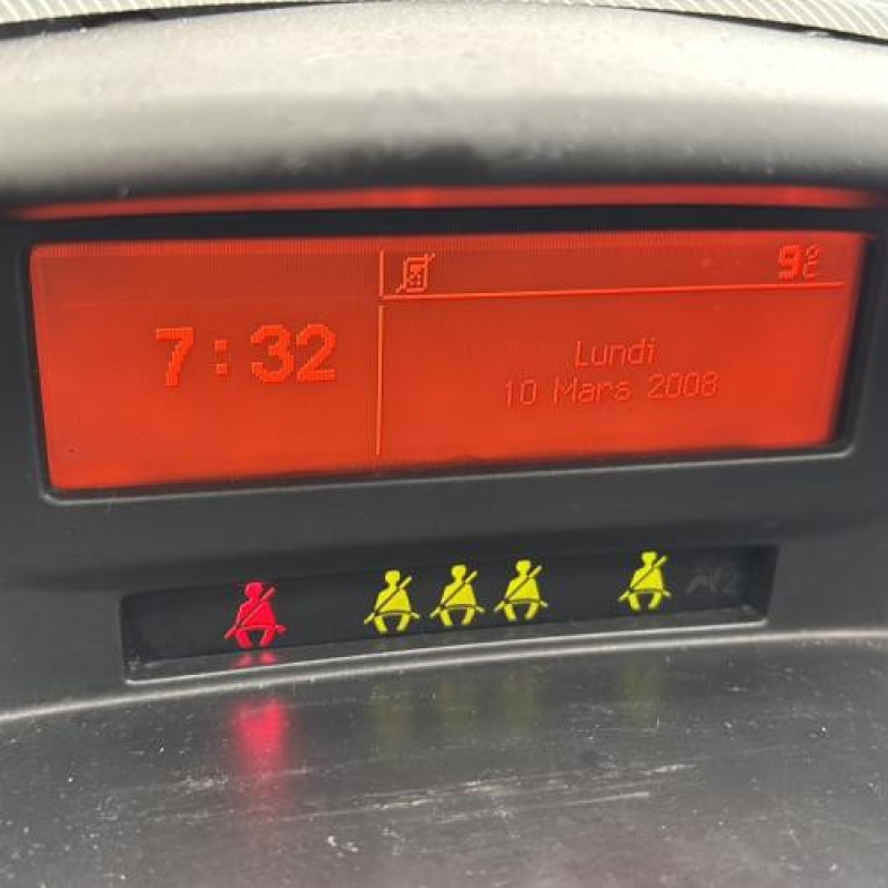 Attache ceinture avant gauche PEUGEOT 207 Photo n°20