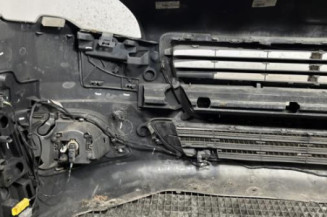 Pare choc avant PEUGEOT 5008 1