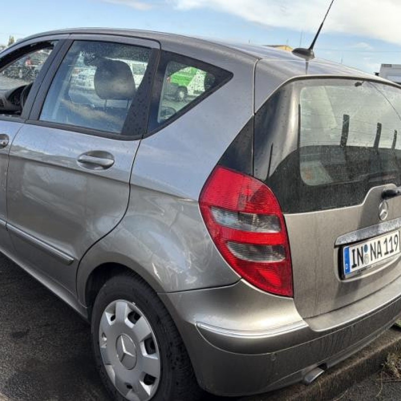 Pare choc arriere MERCEDES CLASSE A 169 Photo n°10