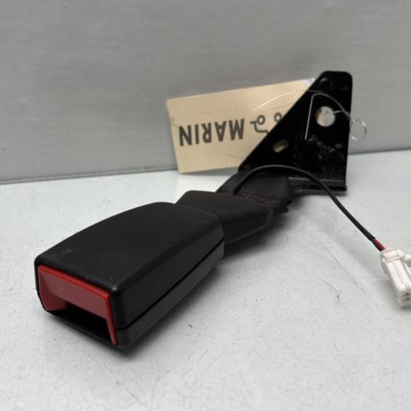 Attache ceinture arriere gauche CITROEN C4 CACTUS Photo n°1