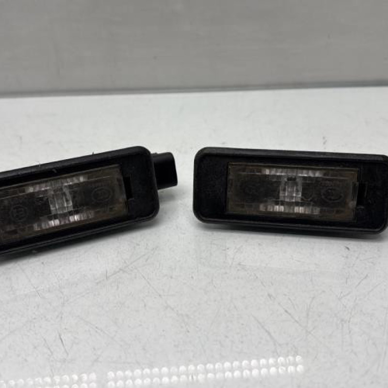 Eclairage de plaque CITROEN C4 CACTUS Photo n°1
