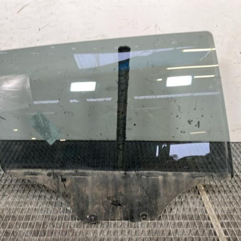 Vitre arriere droit PEUGEOT 2008 1 Photo n°1