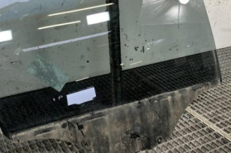 Vitre arriere droit PEUGEOT 2008 1