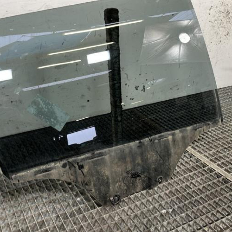 Vitre arriere droit PEUGEOT 2008 1 Photo n°2