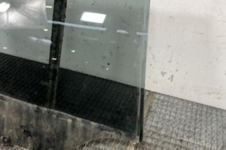 Vitre arriere droit PEUGEOT 2008 1