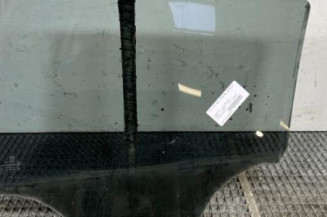 Vitre arriere droit PEUGEOT 2008 1