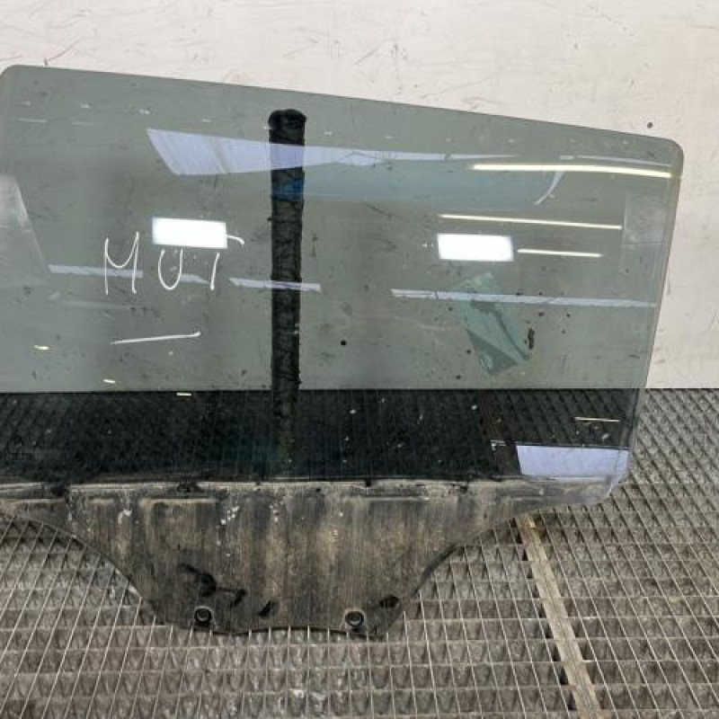 Vitre arriere gauche PEUGEOT 2008 1 Photo n°1