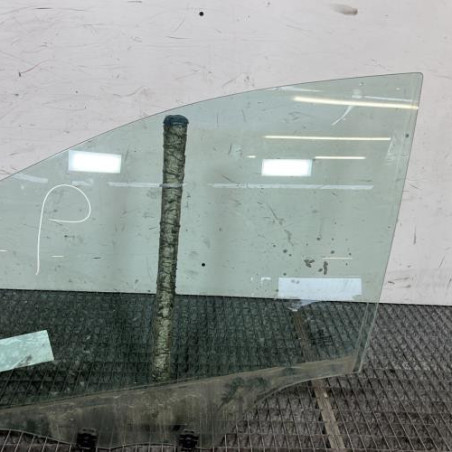 Vitre avant gauche PEUGEOT 2008 1 Photo n°1