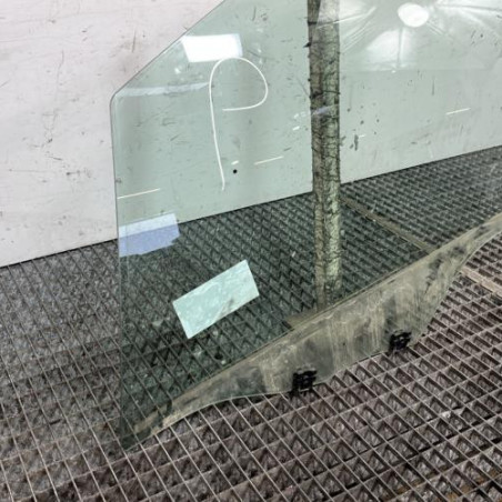 Vitre avant gauche PEUGEOT 2008 1