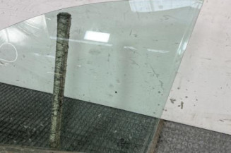 Vitre avant gauche PEUGEOT 2008 1