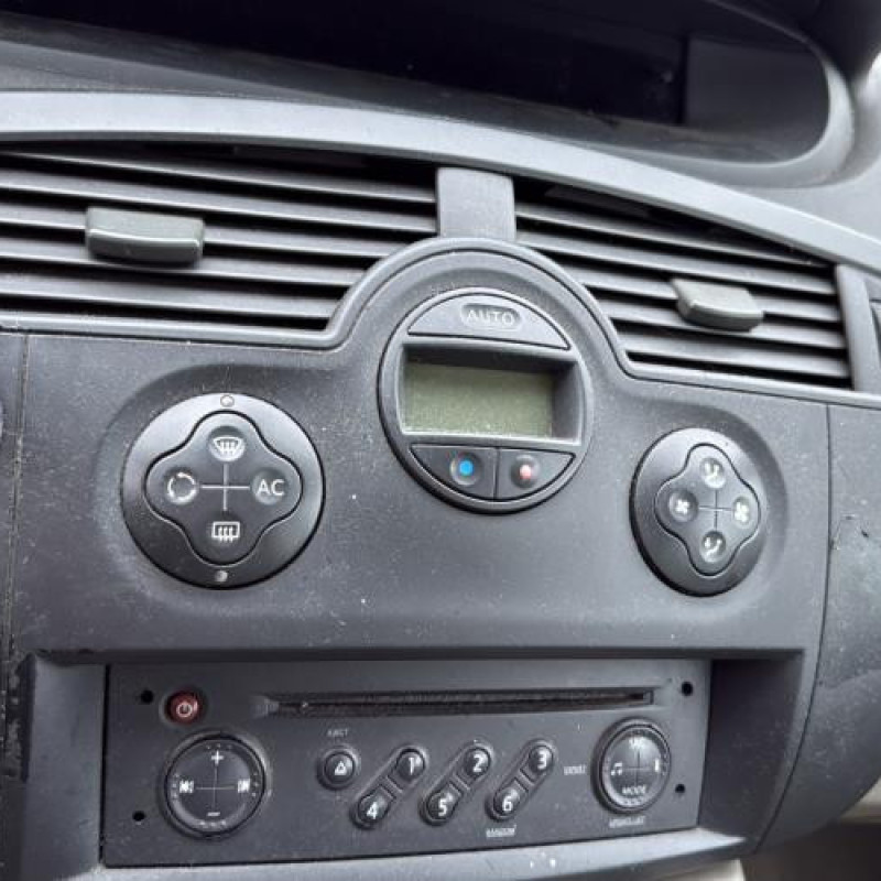 Optique avant principal gauche (feux)(phare) RENAULT SCENIC 2 Photo n°17