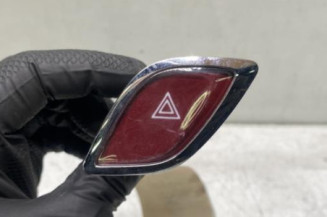 Bouton de warning CITROEN DS3 Photo n°1