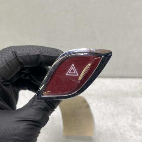 Bouton de warning CITROEN DS3 Photo n°1