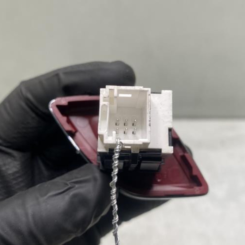 Bouton de warning CITROEN DS3 Photo n°3