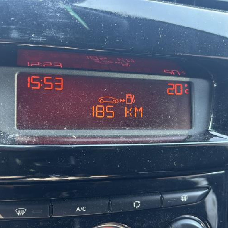 Bouton de warning CITROEN DS3 Photo n°19