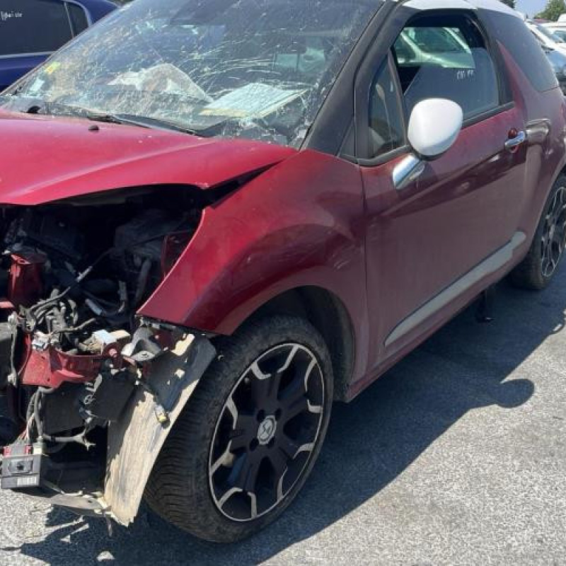 Feu arriere stop central DS DS3 Photo n°7