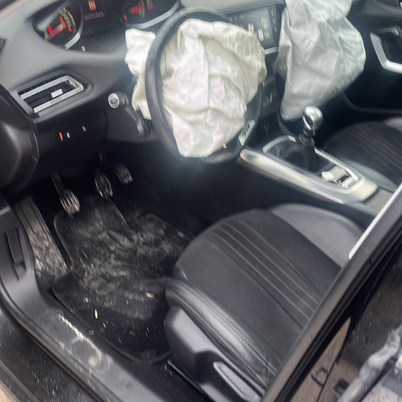 PEUGEOT 308 2 PHASE 1 1.6 HDI - 8V TURBO Photo n°6
