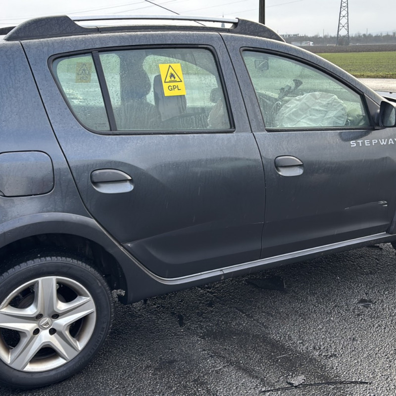 DACIA SANDERO 2 PHASE 1 1.5 BLUE DCI - 8V TURBO Photo n°8