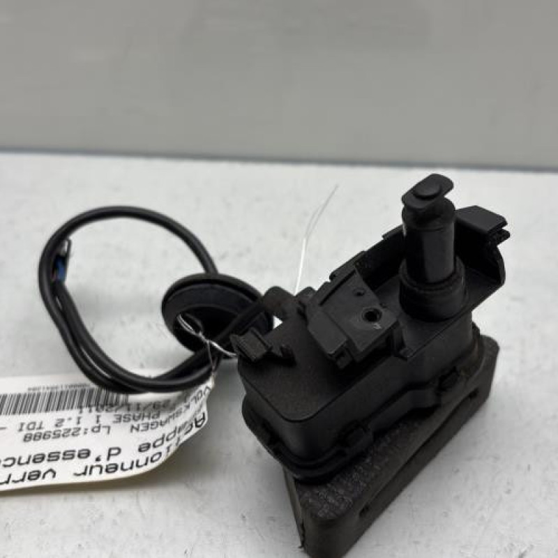 Actionneur verrou trappe d'essence VOLKSWAGEN POLO 5 Photo n°1