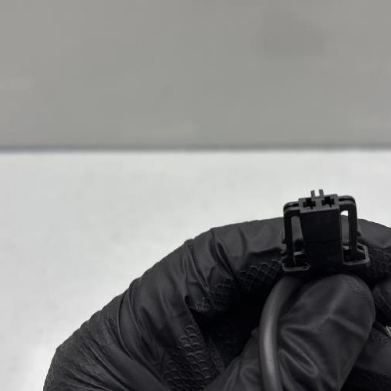 Actionneur verrou trappe d'essence VOLKSWAGEN POLO 5 Photo n°3