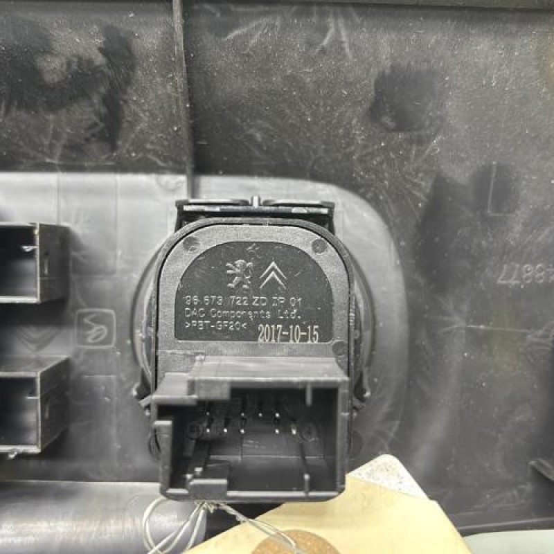 Commande retroviseurs CITROEN C3 3 Photo n°3