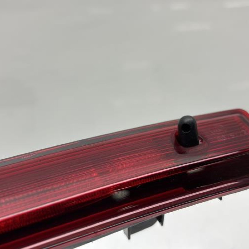 Feu arriere stop central RENAULT MEGANE 4 Photo n°2