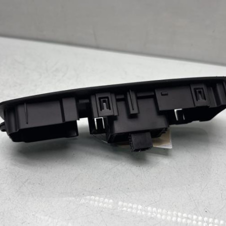 Interrupteur de leve vitre avant droit RENAULT MEGANE 4