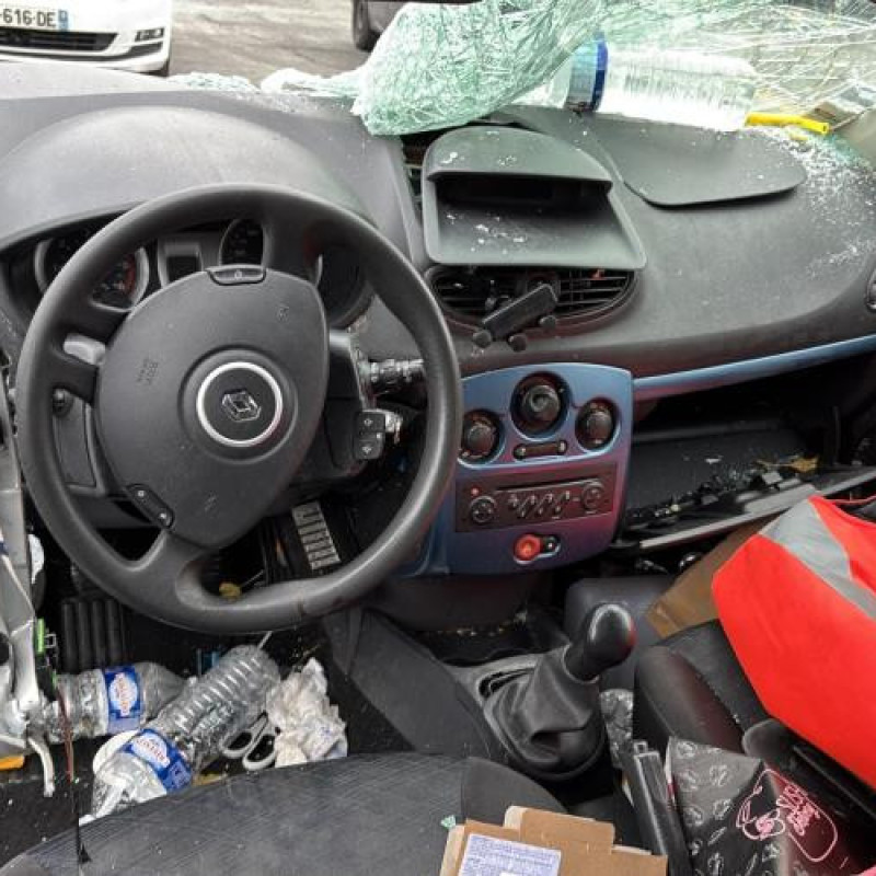 Compteur RENAULT CLIO 3 Photo n°13