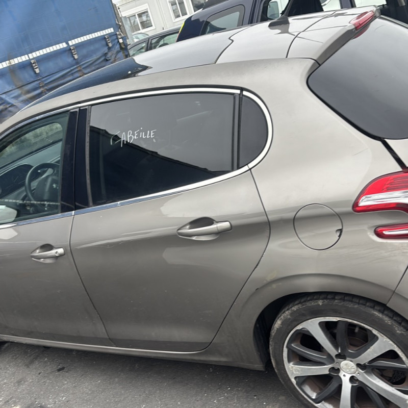PEUGEOT 208 1 PHASE 1 1.6 HDI - 8V TURBO Photo n°8