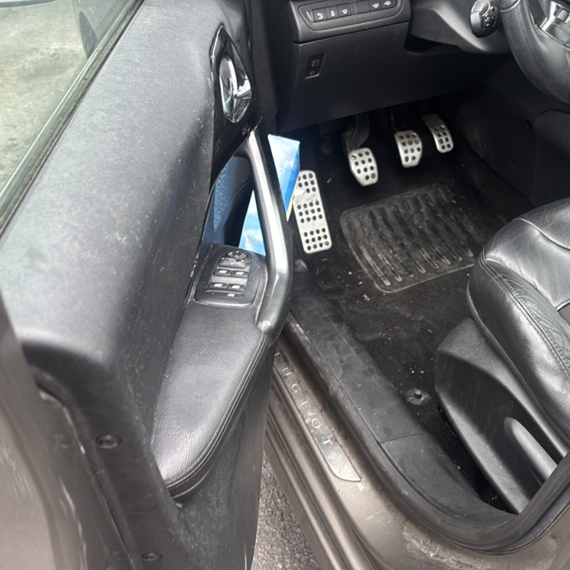 PEUGEOT 208 1 PHASE 1 1.6 HDI - 8V TURBO Photo n°9