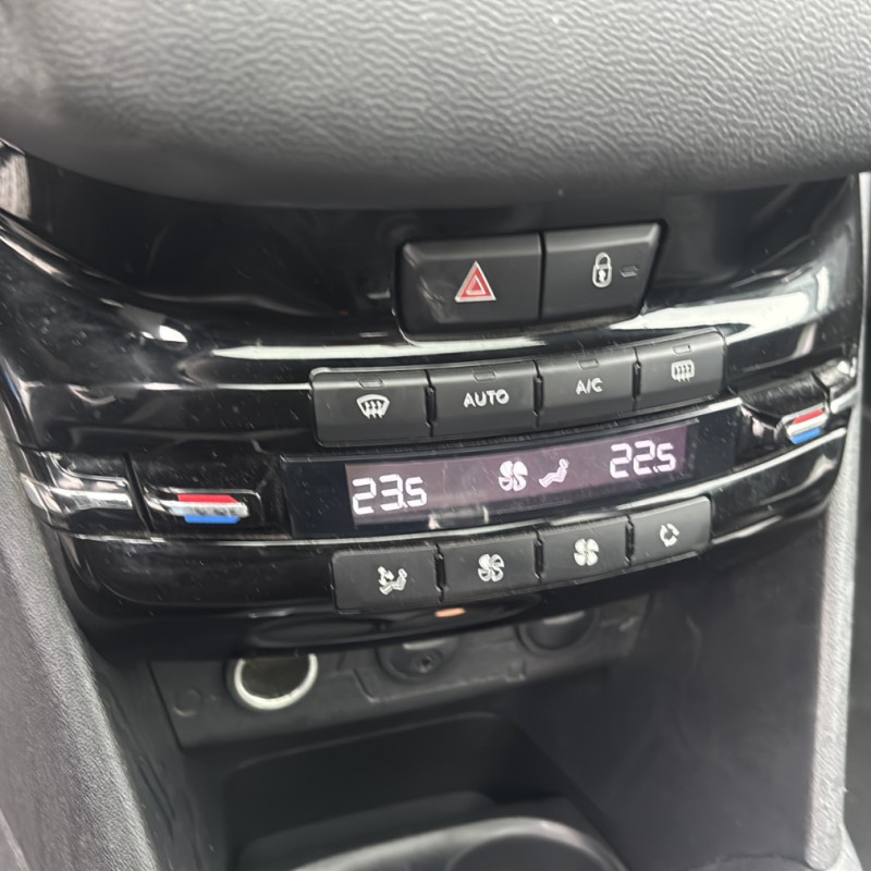 PEUGEOT 208 1 PHASE 1 1.6 HDI - 8V TURBO Photo n°20