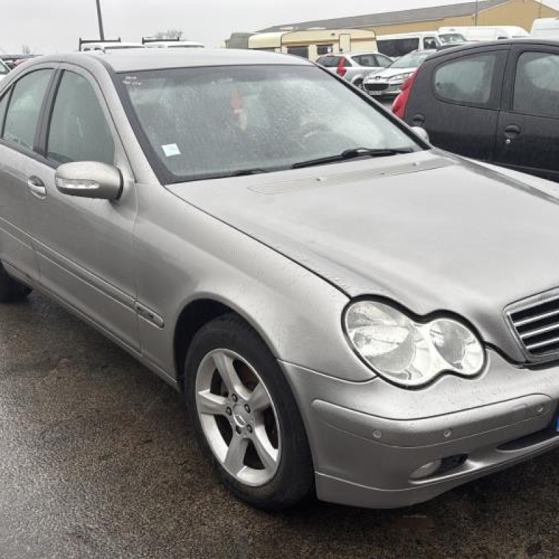 Aile avant droit MERCEDES CLASSE C 203 Photo n°6
