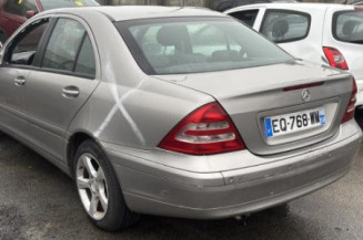 Aile avant droit MERCEDES CLASSE C 203