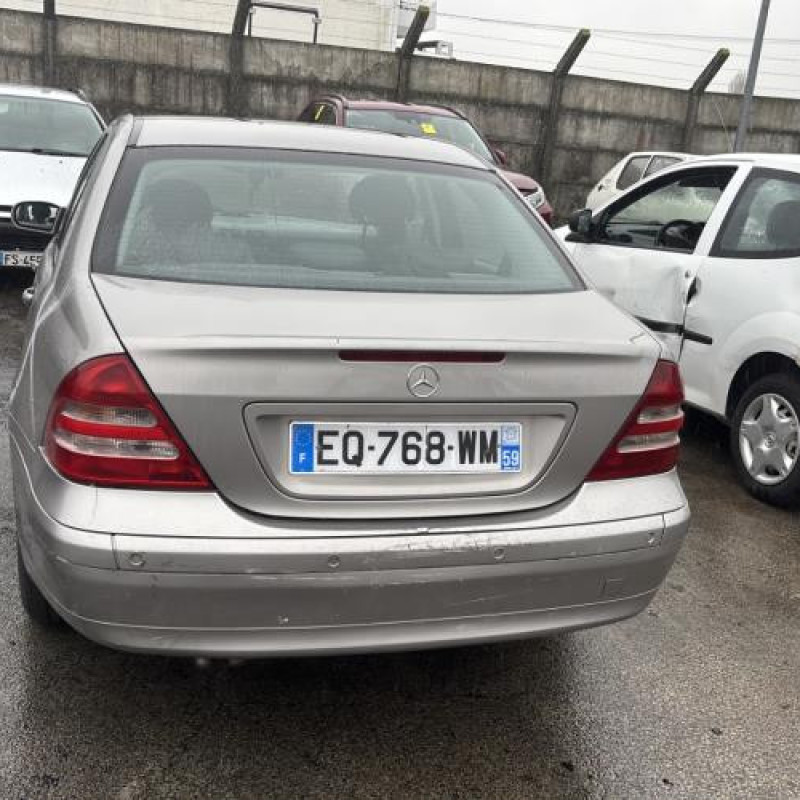 Aile avant droit MERCEDES CLASSE C 203 Photo n°9
