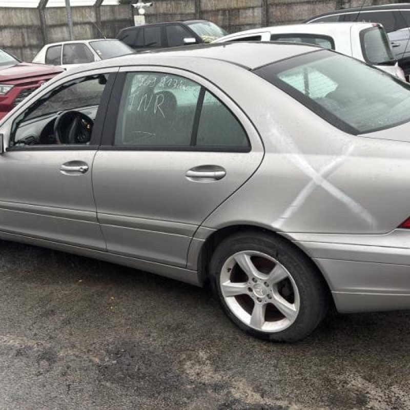 Aile avant droit MERCEDES CLASSE C 203 Photo n°10