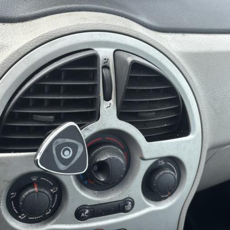 Attache ceinture avant droit RENAULT MODUS Photo n°19