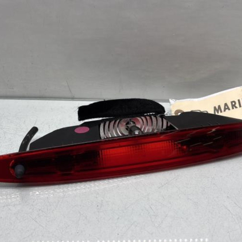 Feu arriere stop central RENAULT MODUS Photo n°1