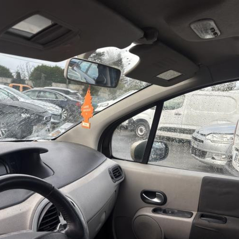 Feu arriere stop central RENAULT MODUS Photo n°16