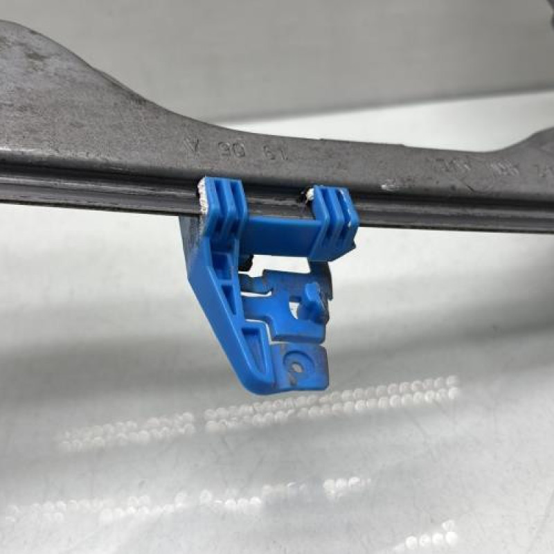 Leve vitre electrique avant droit RENAULT MODUS Photo n°4