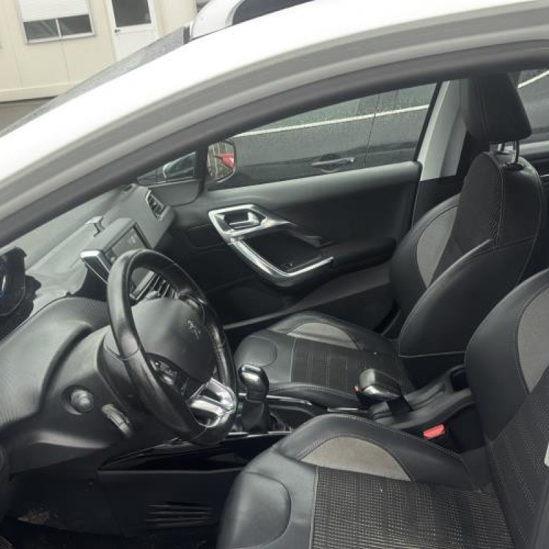 Pare boue arriere droit PEUGEOT 2008 1 Photo n°15