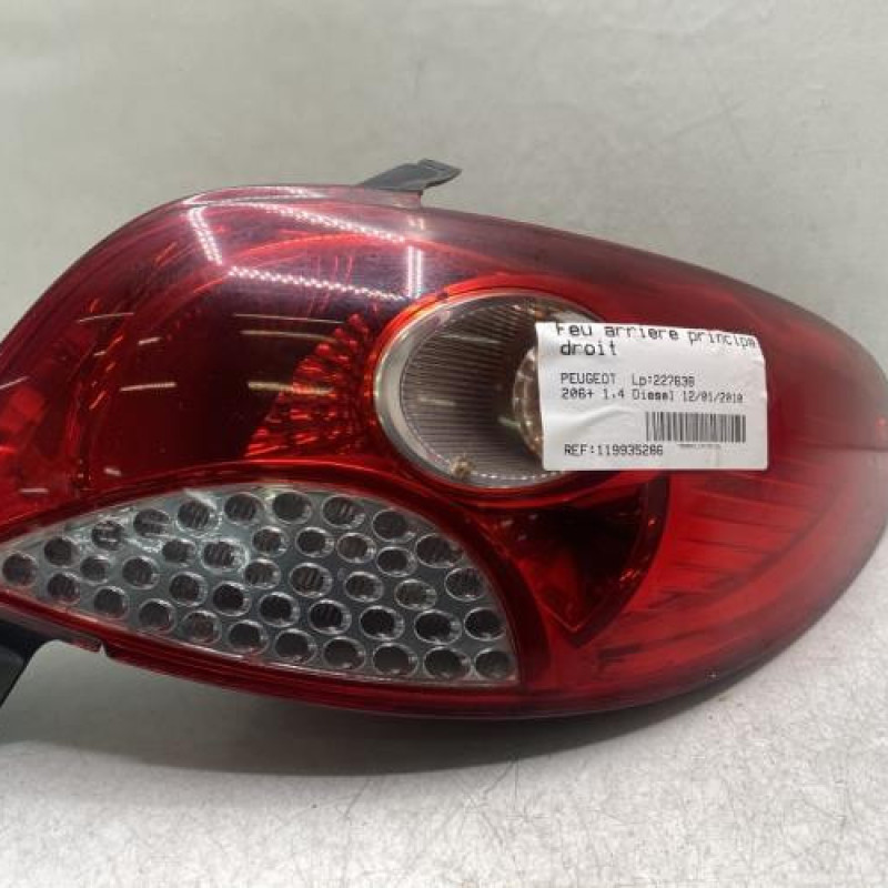 Feu arriere principal droit (feux) PEUGEOT 206+ Photo n°1