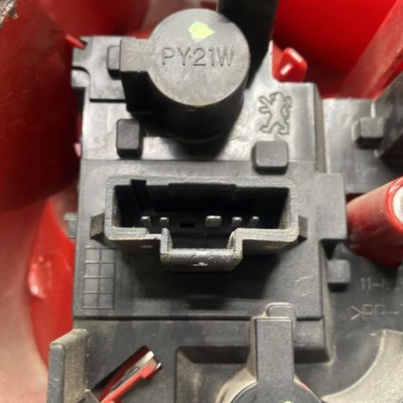 Feu arriere principal droit (feux) PEUGEOT 206+ Photo n°3