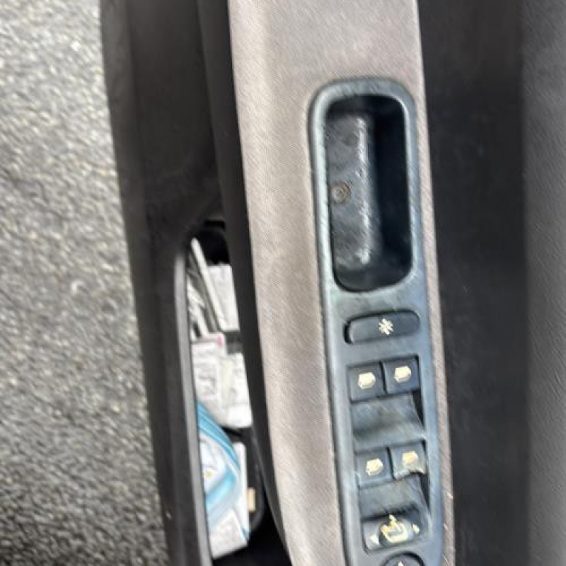 Interrupteur de leve vitre avant gauche PEUGEOT 307 Photo n°19