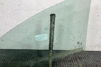 Vitre avant droit PEUGEOT 3008 1