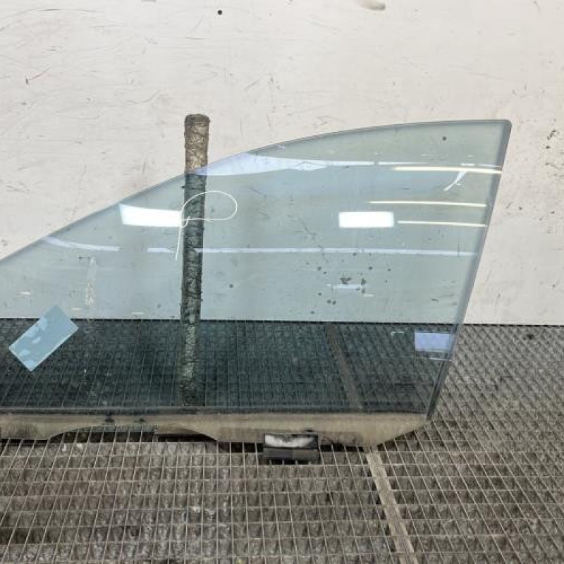 Vitre avant gauche PEUGEOT 607 Photo n°1