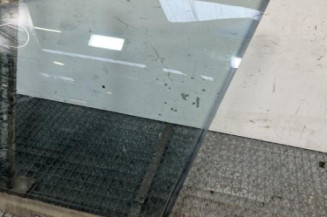 Vitre avant gauche PEUGEOT 607