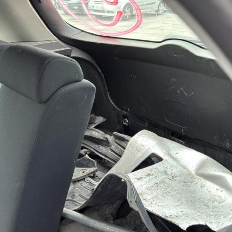 Renfort pare choc arriere (traverse) TOYOTA AURIS 1 Photo n°17