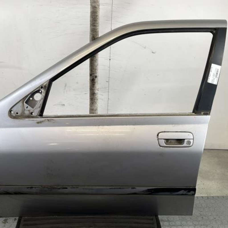 Porte avant gauche PEUGEOT 406 Photo n°1